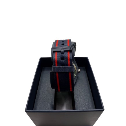 Montre Tommy Hilfiger Océan, à quartz, produit neuf.