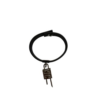 Bracelet en cuir Givenchy Lock. Produit neuf, taille S