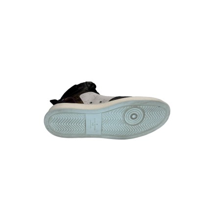 Sneaker Louis Vuitton Rivoli P42, état neuf.