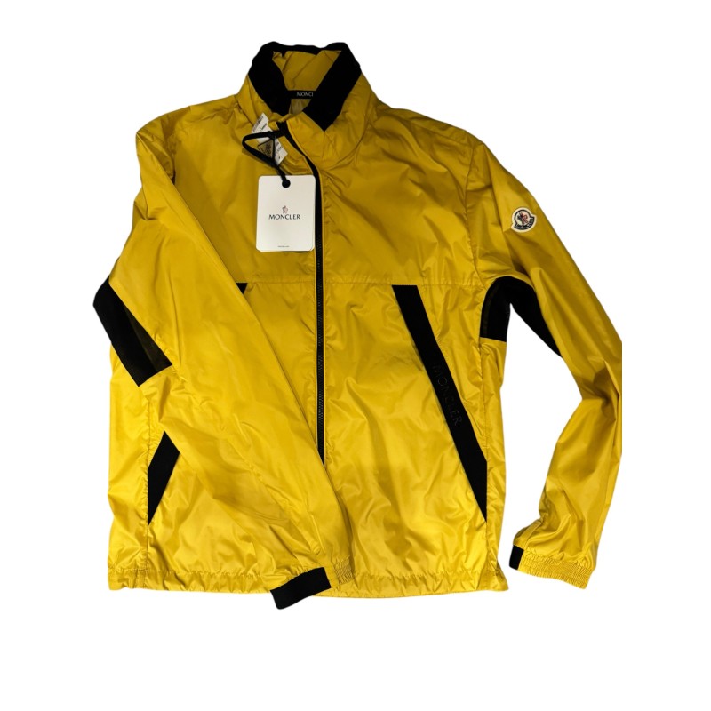 Coupe-vent Moncler taille M-L Coupe-vent Moncler taille M-L