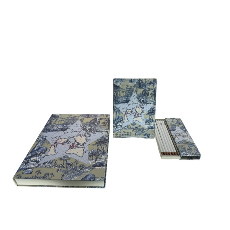 Agenda et crayons Dior, produit neuf. Agenda et crayons Dior, produit neuf.