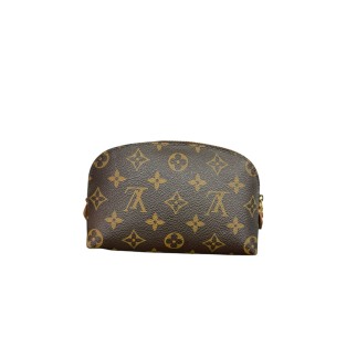 Pochette cosmétique Louis Vuitton.