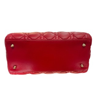 Sac à main avec bandoulière Lady Dior, état neuf avec facture.