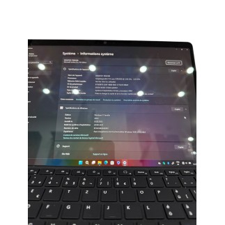 Microsoft Surface 11 Pro 512GB 16GB Snapdragon 3ghz.
