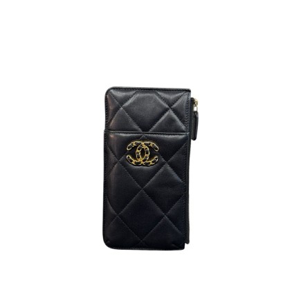 Chanel 19, porte carte et téléphone.