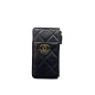 Chanel 19, porte carte et téléphone. Chanel 19, porte carte et téléphone.