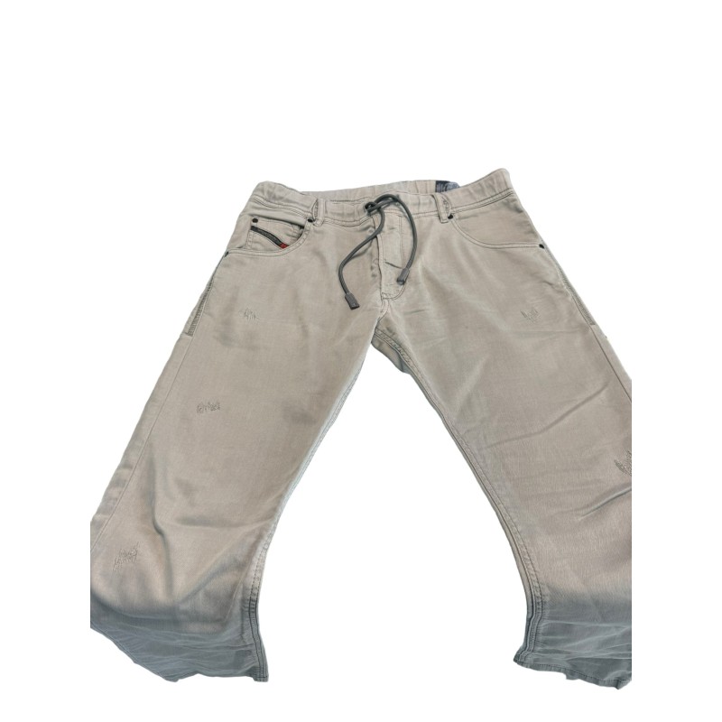 Jean’s Diesel taille 42. Etat neuf. Jean’s Diesel taille 42. Etat neuf.