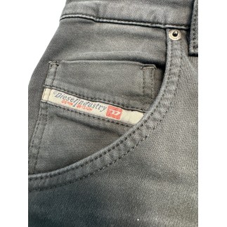 Jean’s Diesel taille 42. Etat neuf.