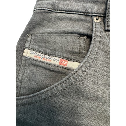 Jean’s Diesel taille 42. Etat neuf.