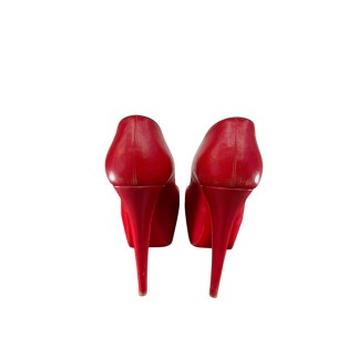 Escarpins Louboutin Daffodile rouge P39.