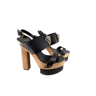 Escarpins Versace Palazzo Tripl P39, produit neuf.