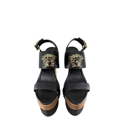 Escarpins Versace Palazzo Tripl P39, produit neuf.