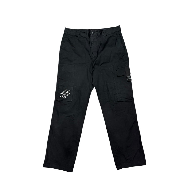 Cargo Louis Vuitton taille 52, état neuf avec facture. Cargo Louis Vuitton taille 52, état neuf avec facture.