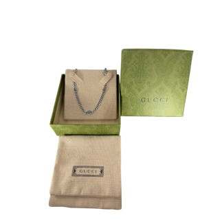 Collier en argent Gucci. Etat neuf.