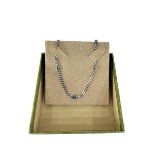 Collier en argent Gucci. Etat neuf.