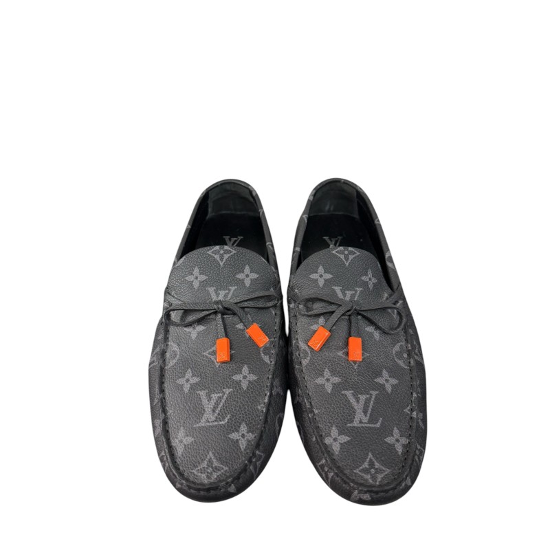 Louis Vuitton LV Driver P42 état neuf avec facture. Louis Vuitton LV Driver P42 état neuf avec facture.