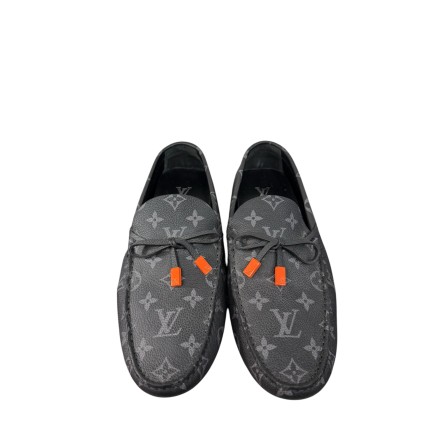 Louis Vuitton LV Driver P42 état neuf avec facture.