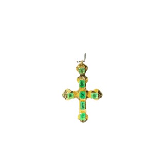 Pendentif en or 18K avec émeraude.