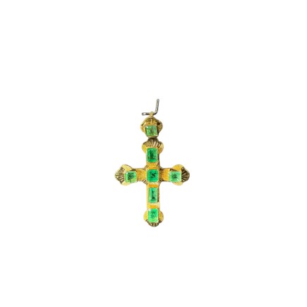 Pendentif en or 18K avec émeraude.