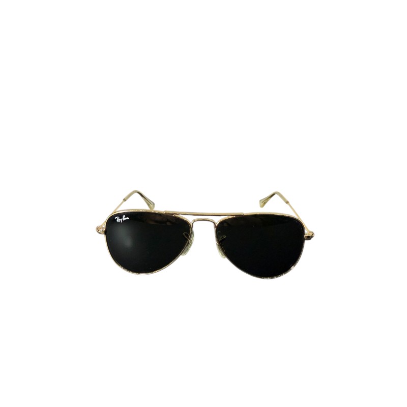 Lunettes de soleil Ray-Ban pour enfant. Lunettes de soleil Ray-Ban pour enfant.
