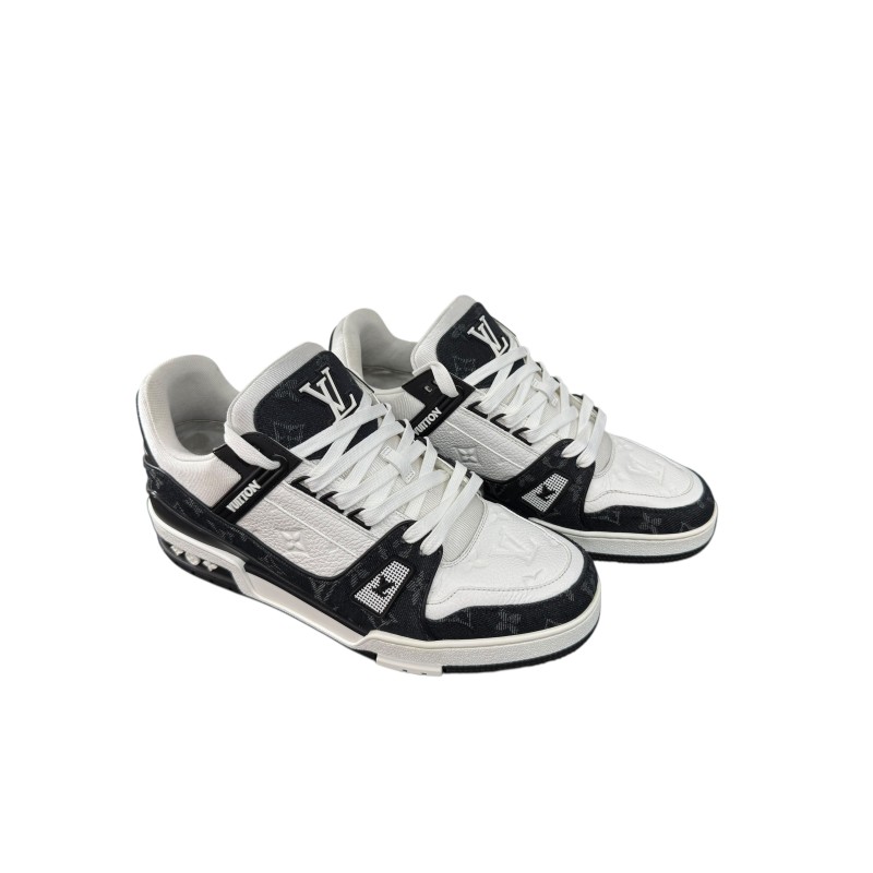 Sneaker Louis Vuitton LV Trainer P43. Etat neuf, avec facture. Sneaker Louis Vuitton LV Trainer P43. Etat neuf, avec facture.