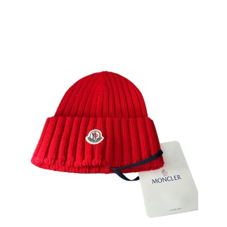 Bonnet Moncler taille M, produit neuf.