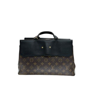Louis Vuitton Venus, avec bandoulière et cadenas.