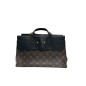 Louis Vuitton Venus, avec bandoulière et cadenas. Louis Vuitton Venus, avec bandoulière et cadenas.