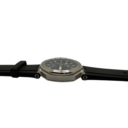 Tissot T Race 2024 garantie 2 ans, avec 2 bracelets.